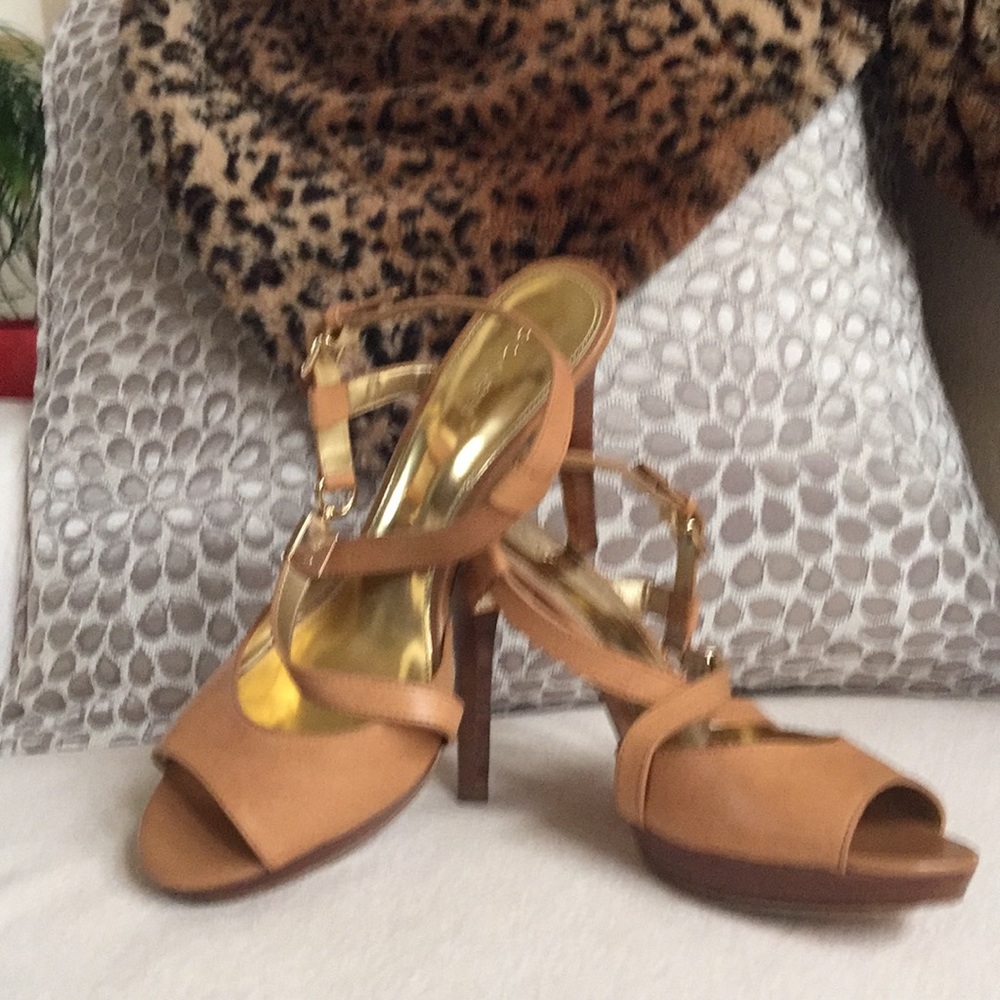 🔥DEAL👠👠COACH HEELS👠👠MUST GO👠☄️ 🔥👠HOT HOT🔥